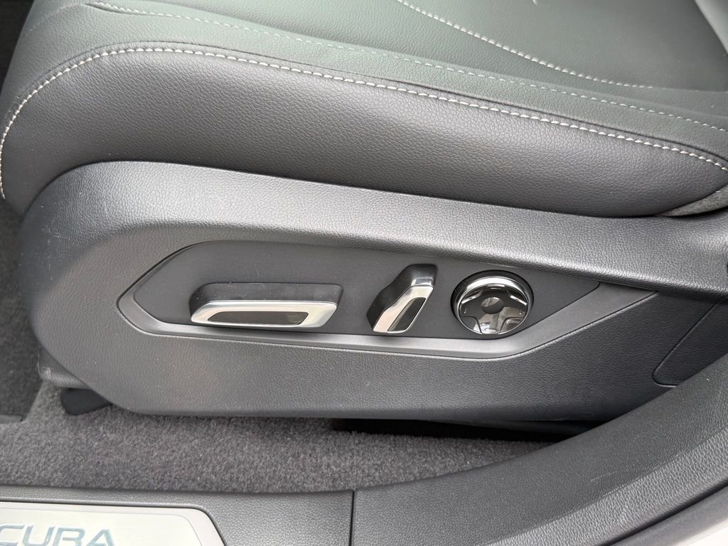 New 2026 Platinum White Pearl Acura Base image 25