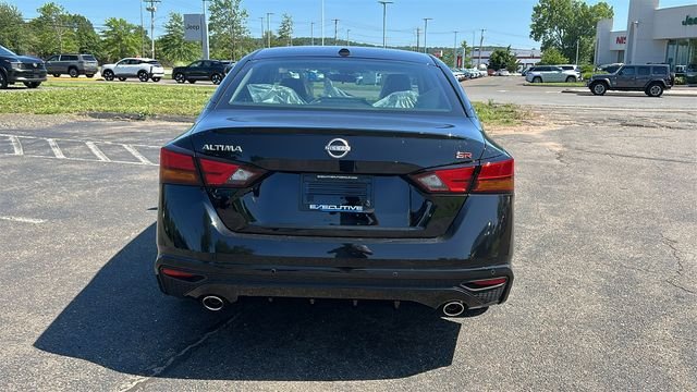 New 2026 Black Nissan 2.5 SR image 5