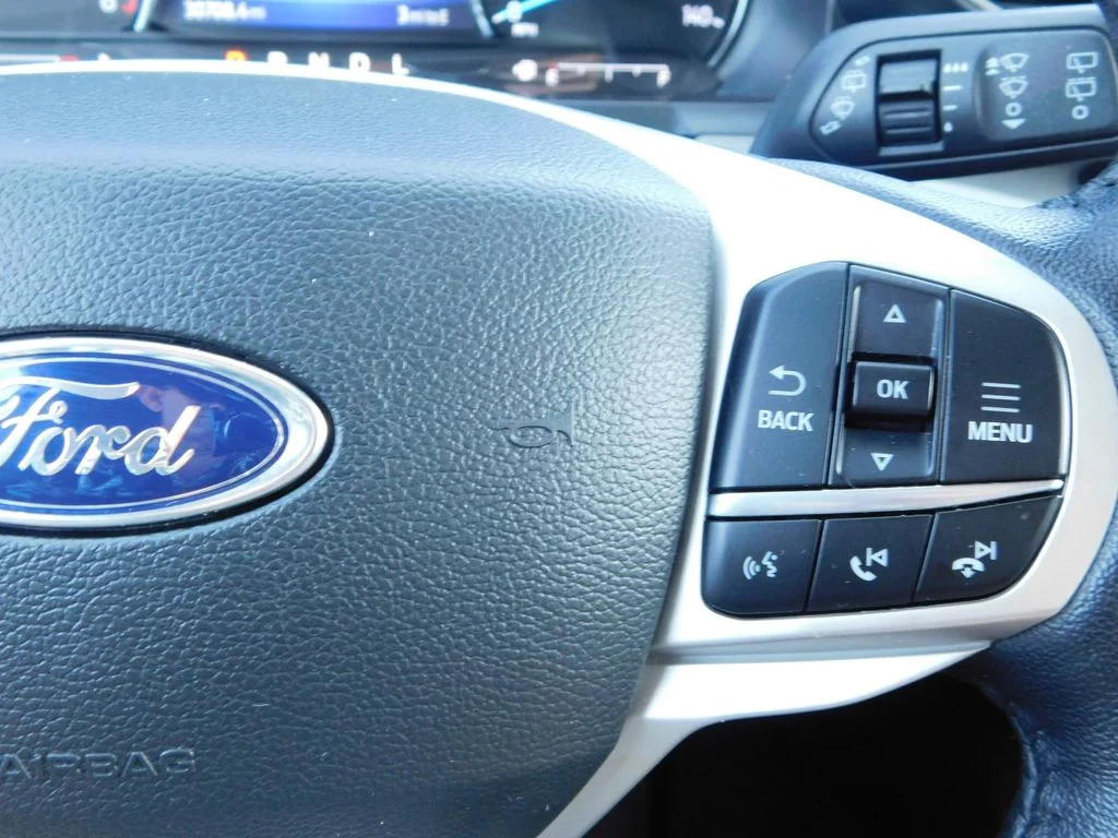 Used 2023 Black Ford XLT image 41