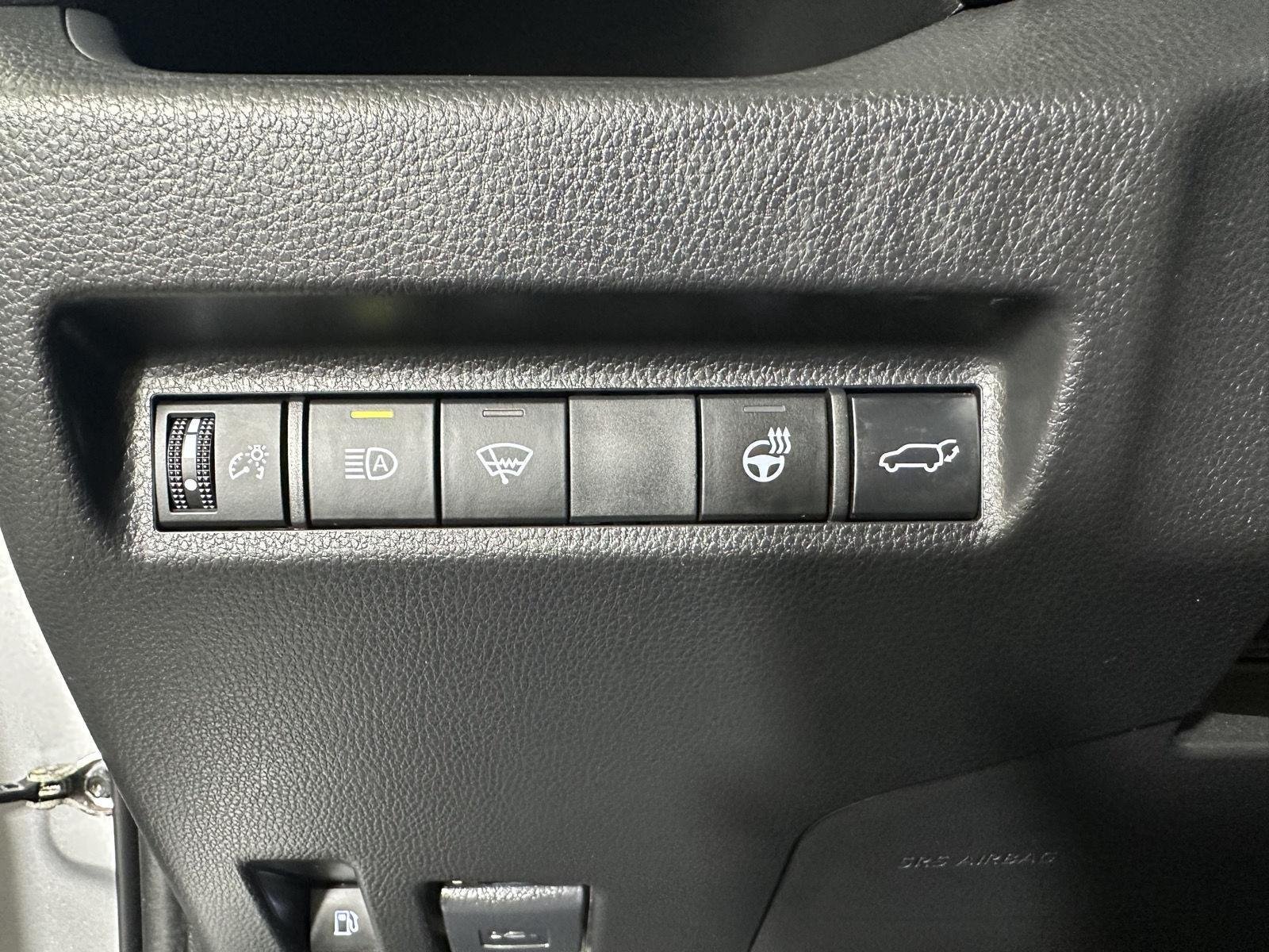 Used 2022 Silver Sky Metallic Toyota XLE image 38