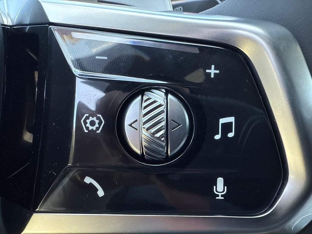 New 2026 Black Sapphire Metallic BMW 740i image 30
