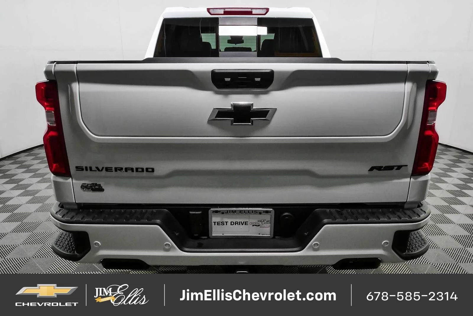 New 2026 Summit White Chevrolet RST image 31
