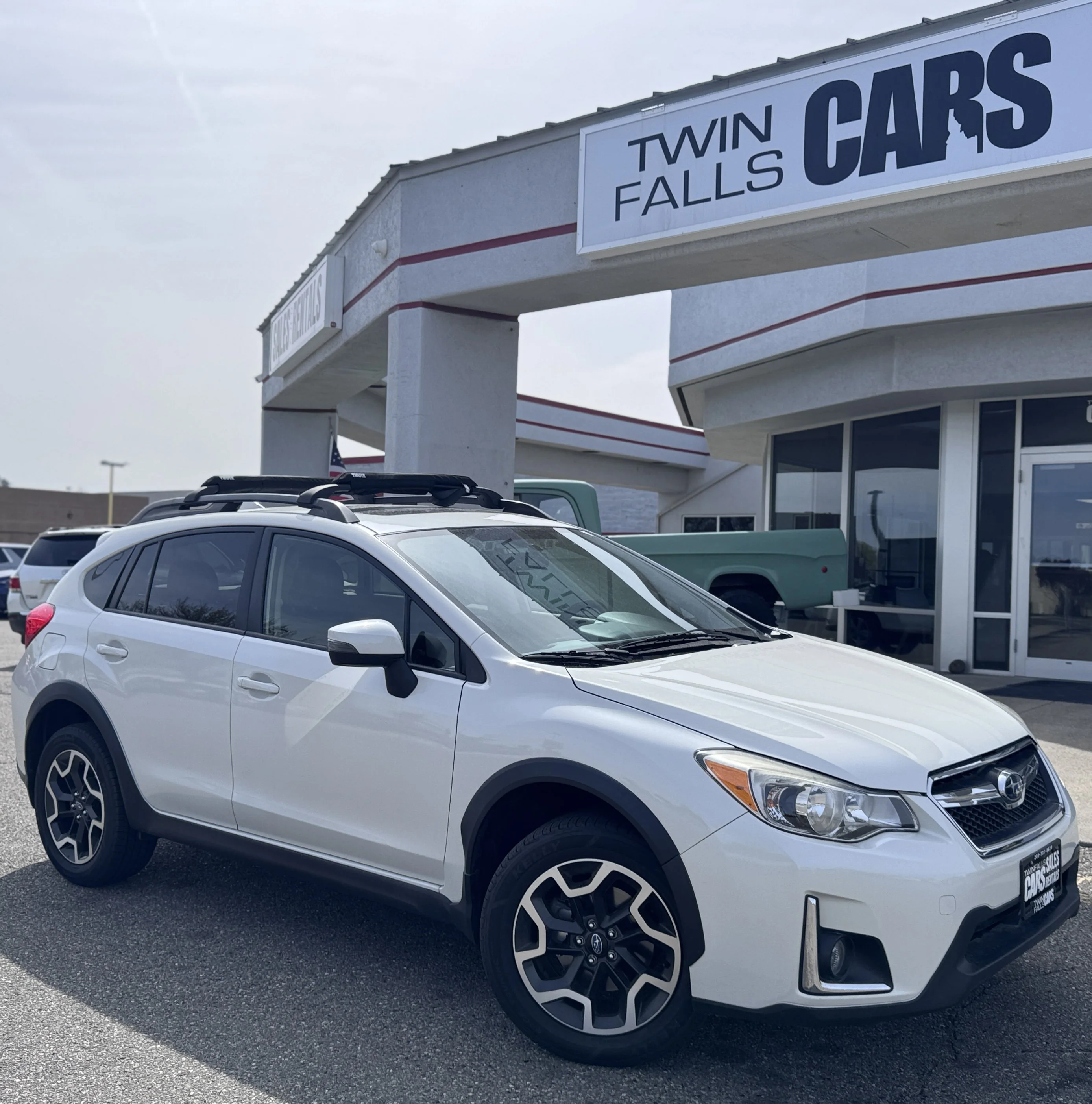 Used 2017 Crystal White Pearl Subaru Limited image 2