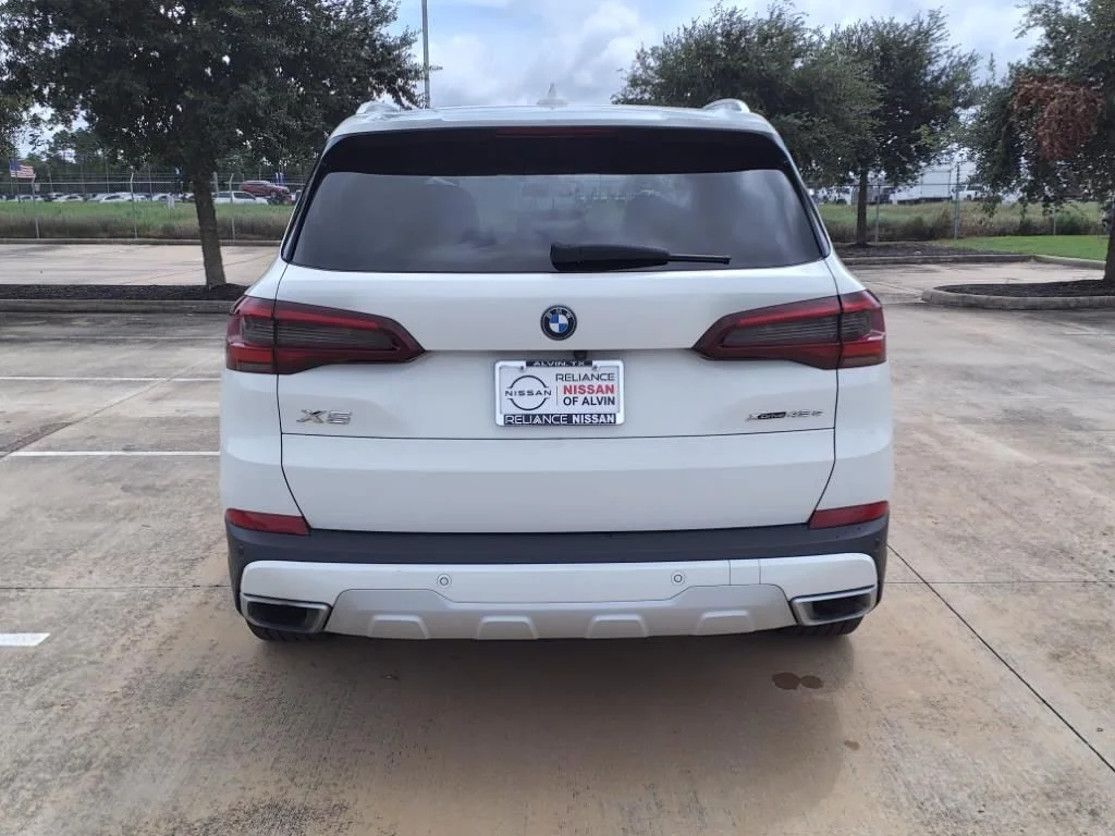 Used 2023 White BMW xDrive45e image 15