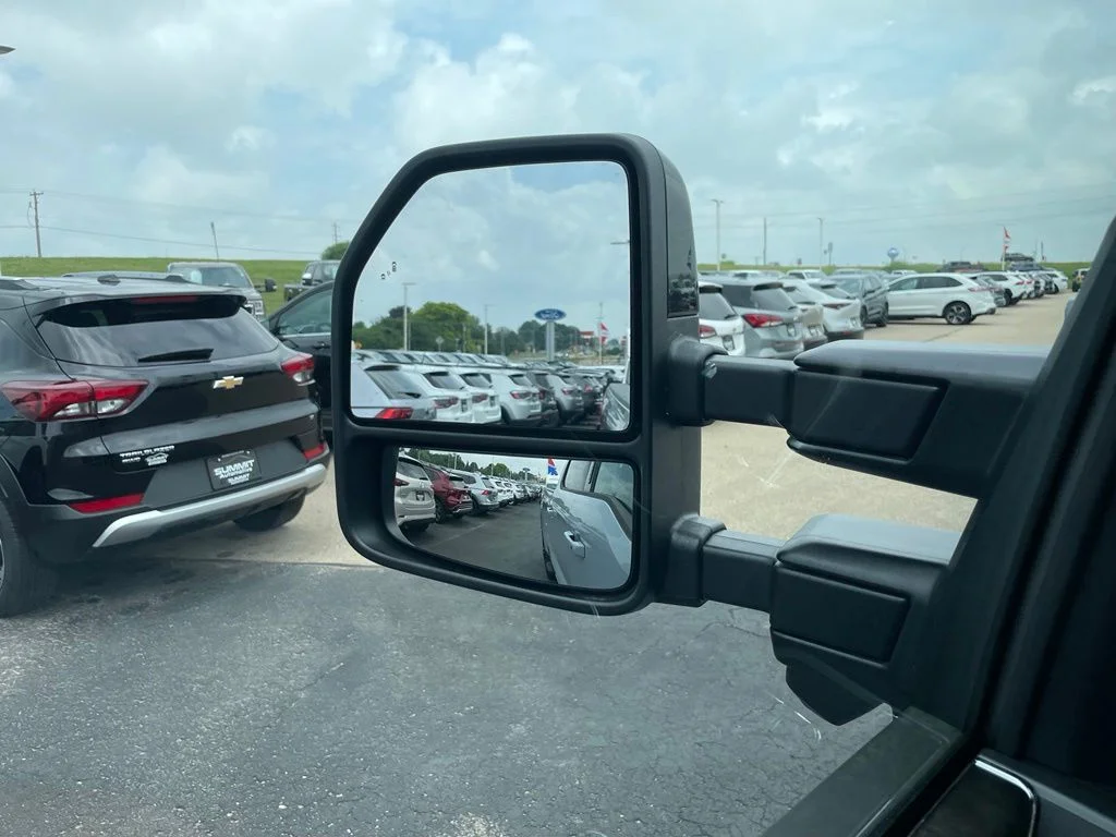 New 2026 Glacier Gray Metallic Tri-Coat Ford F-250® Lariat® image 46