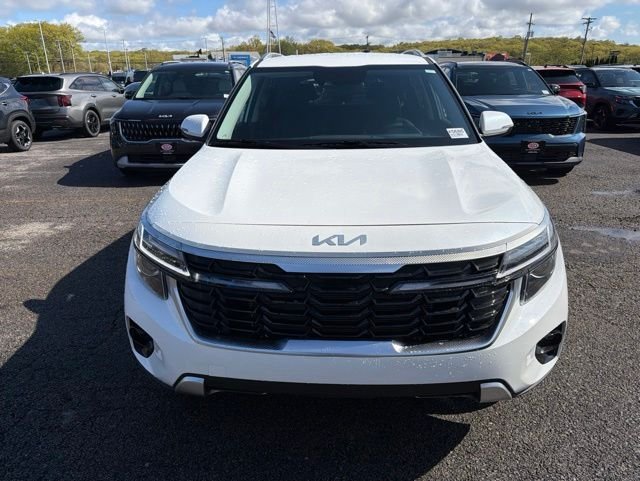 New 2026 Snow White Pearl Kia S image 2