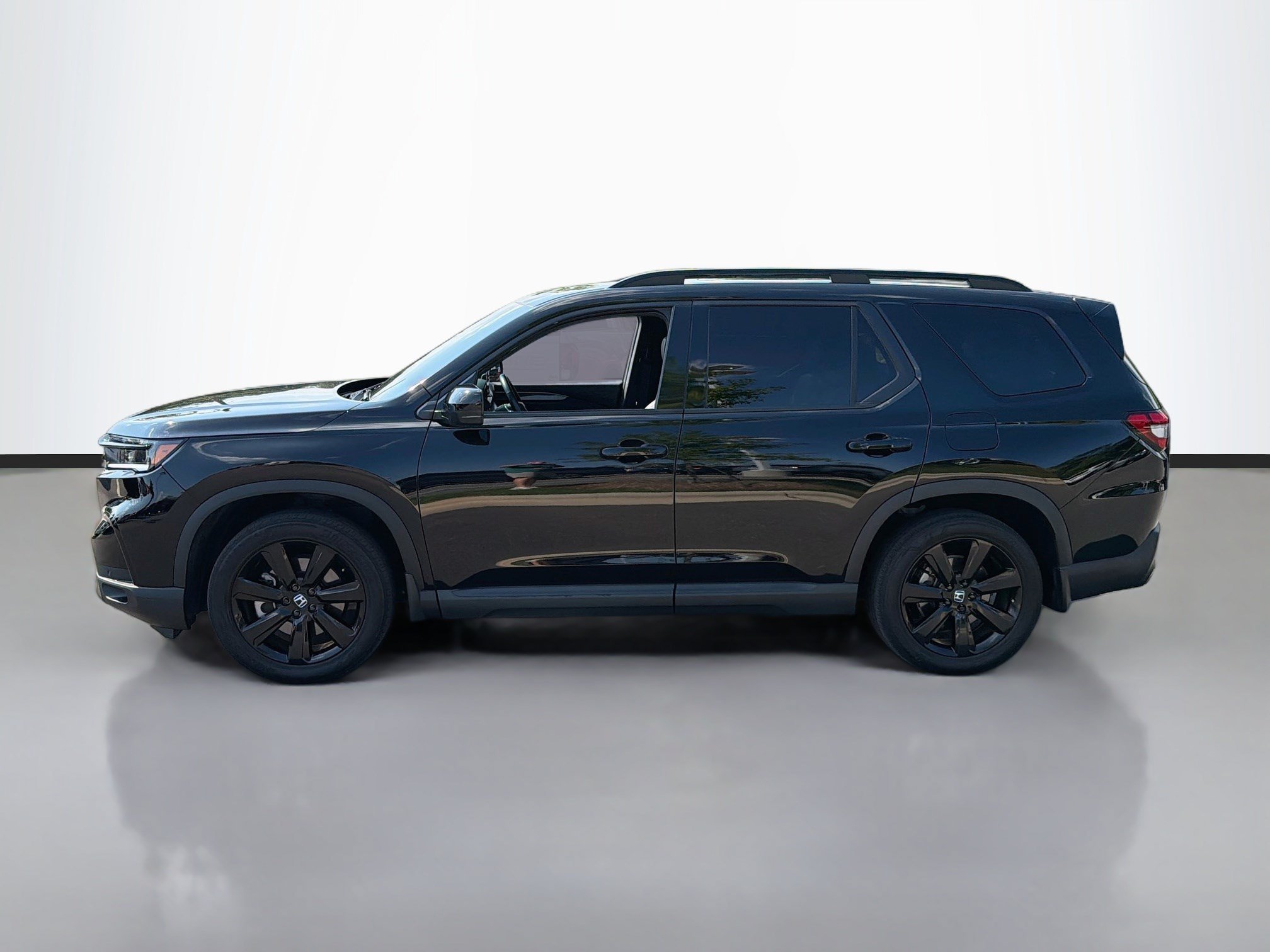 Used 2025 Crystal Black Pearl Honda Black Edition image 8