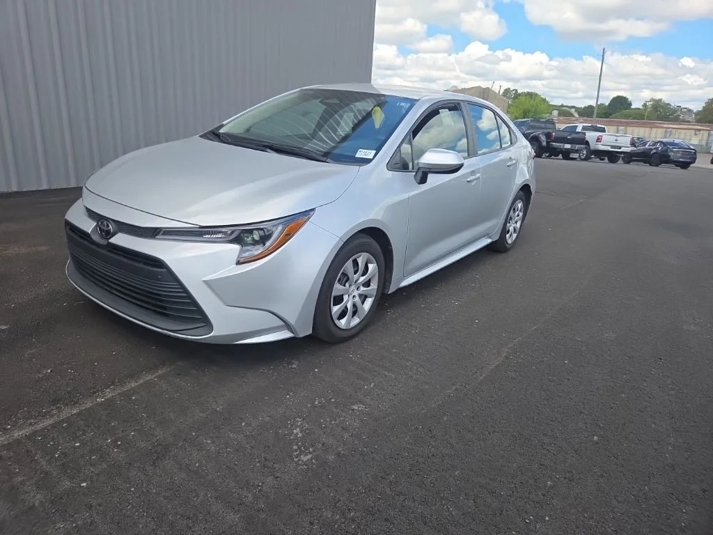 Used 2025 Silver Toyota LE image 4