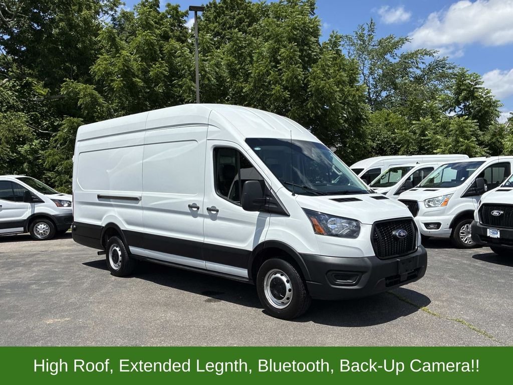 Used 2024  Ford Base image 3