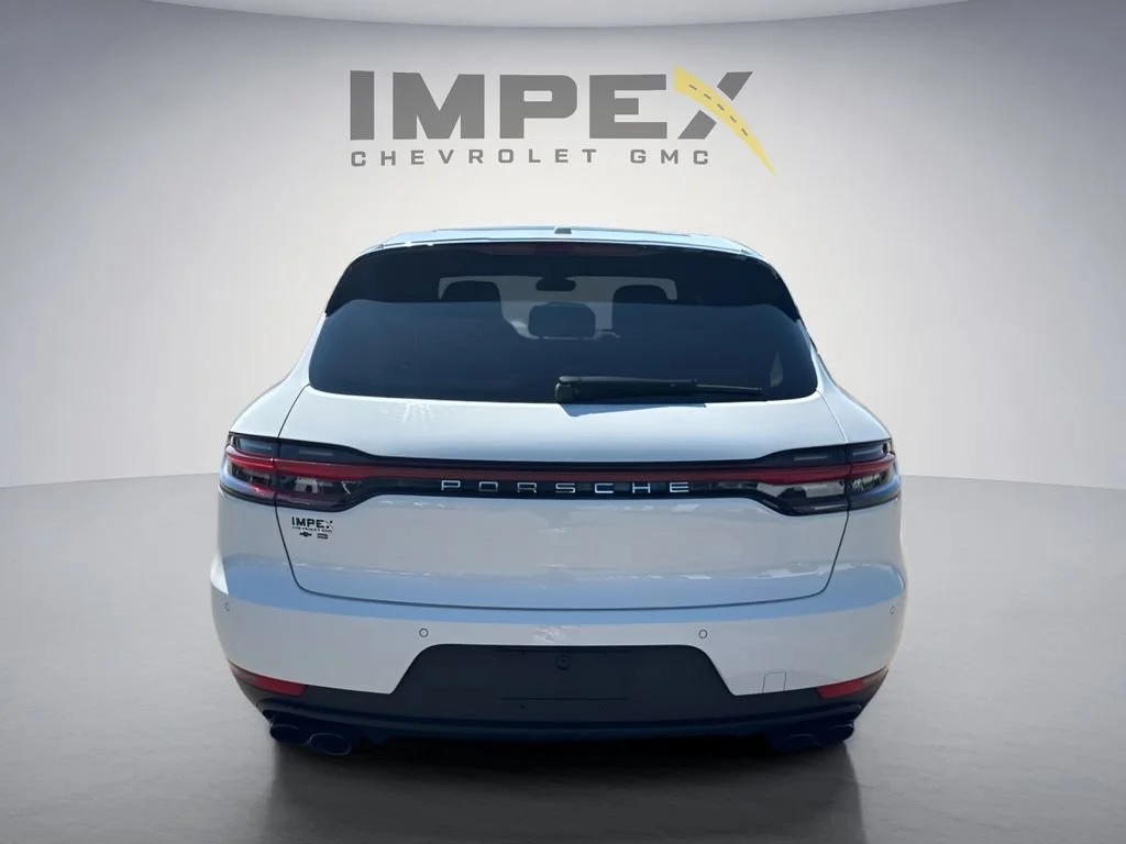 Used 2021  Porsche  image 4
