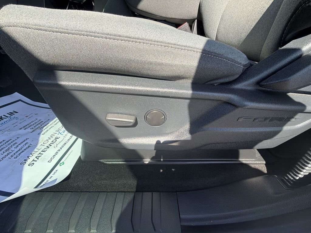 Used 2025 White Ford XLT image 18