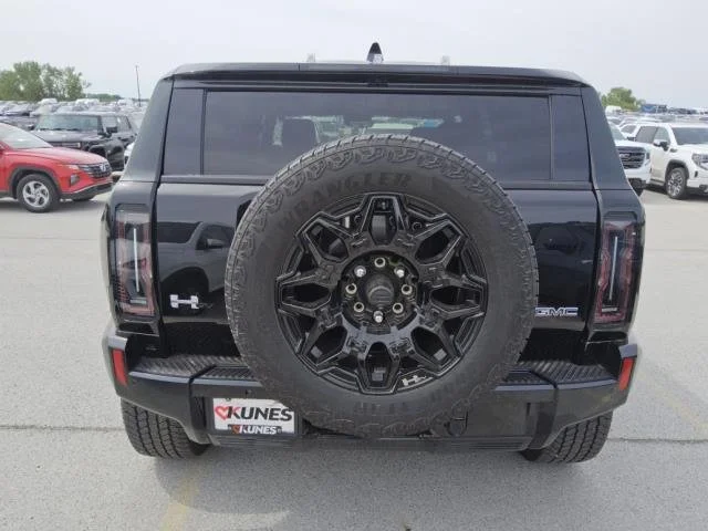 Used 2025 Void Black GMC 2X image 18