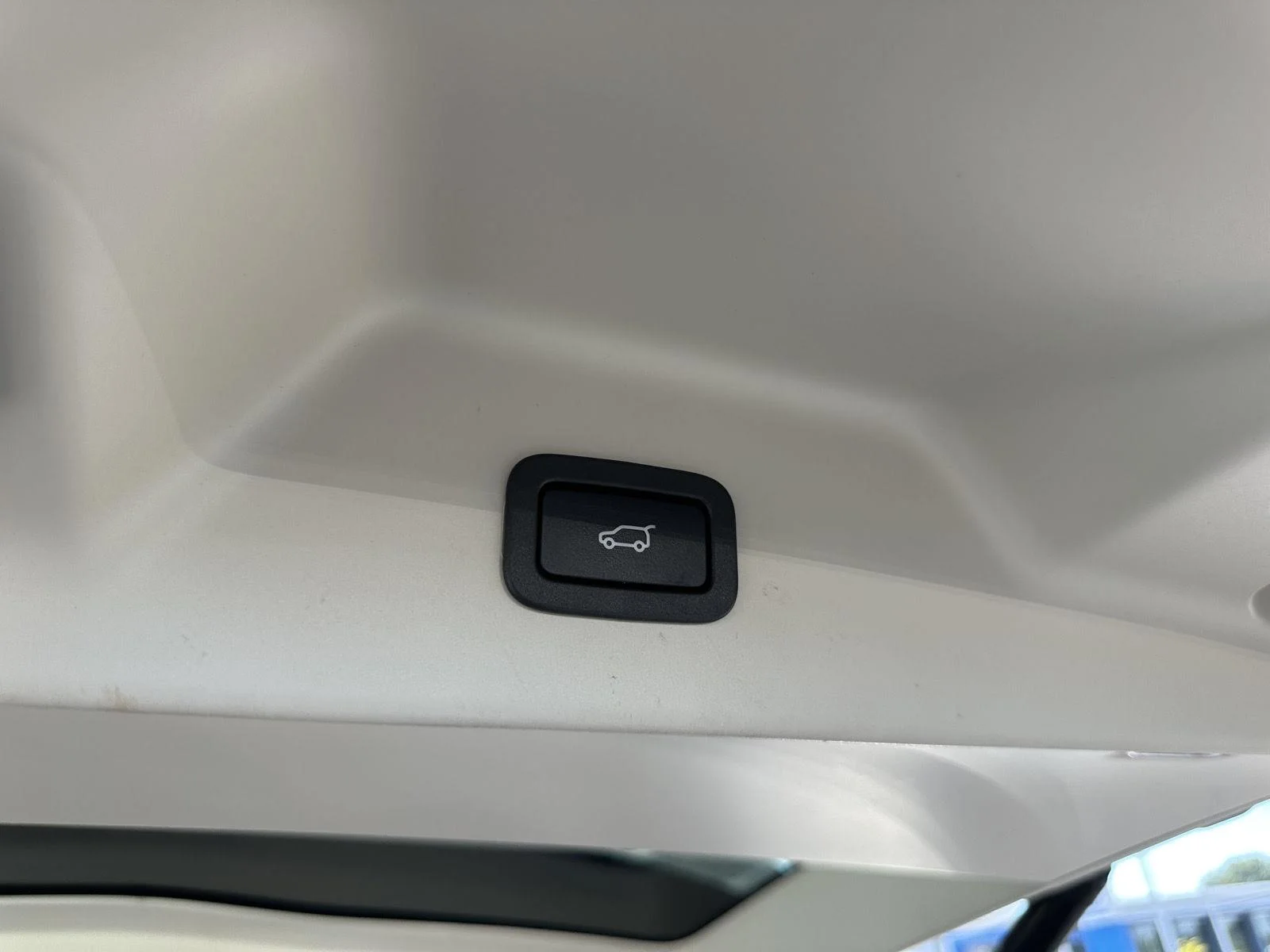 Used 2019 Byron Blue Metallic Land Rover HSE image 44