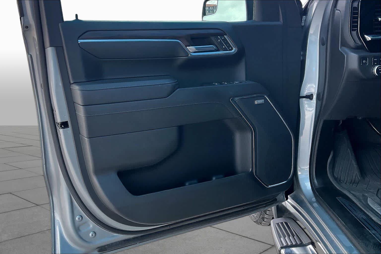 Used 2023 Sterling Metallic GMC SLT image 21