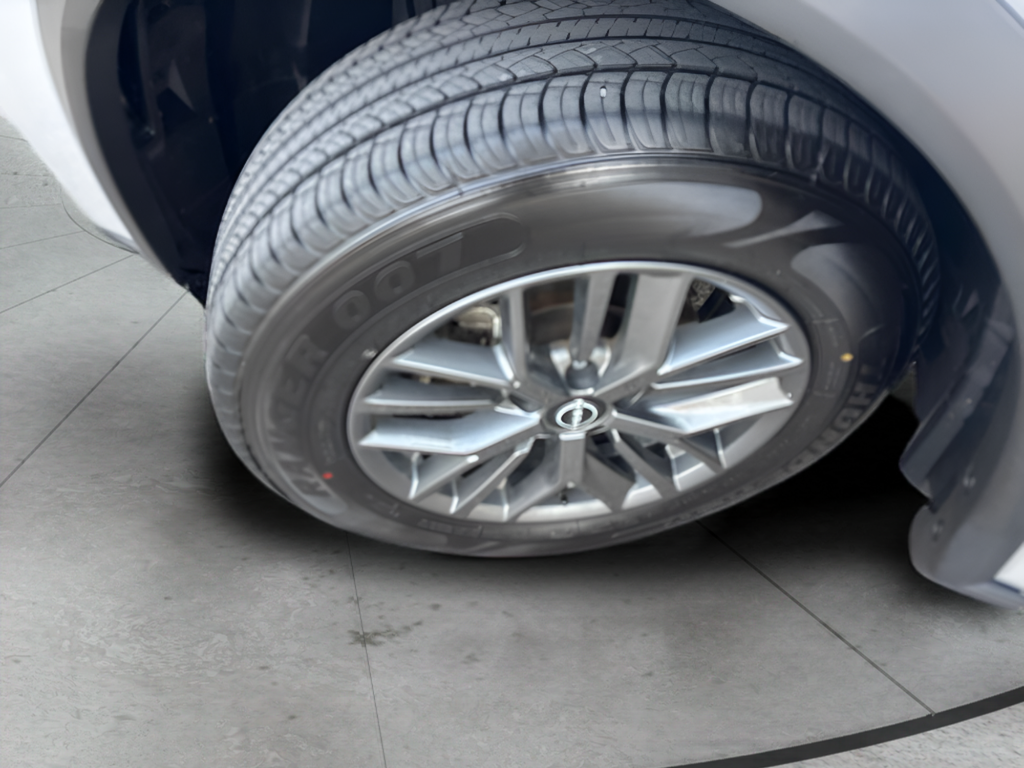 Used 2024 Silver Nissan S image 39