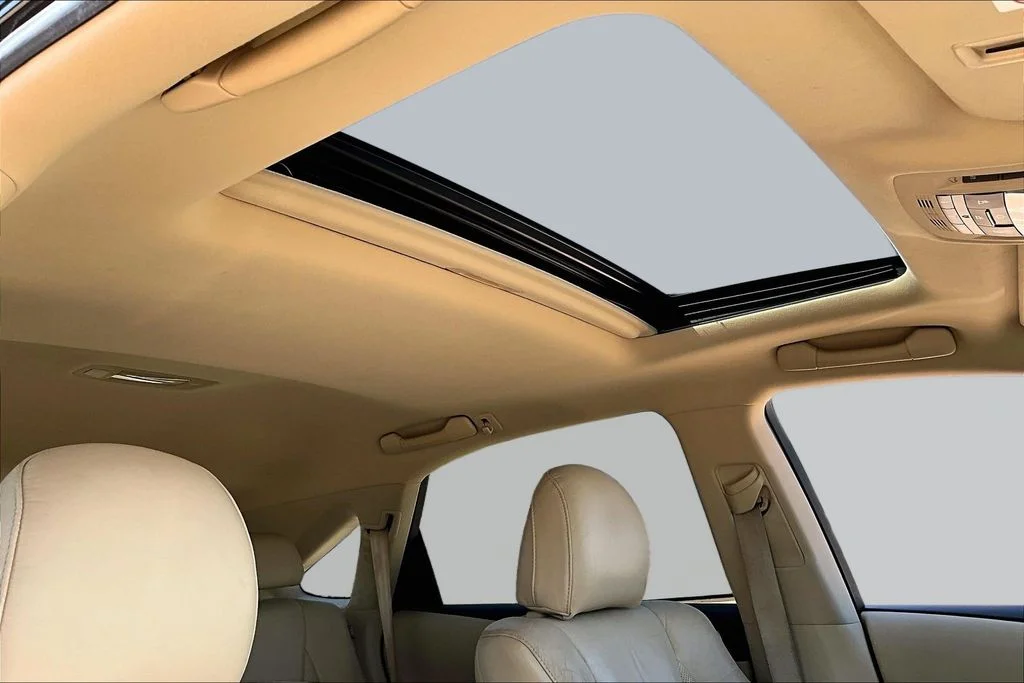 Used 2010  Lexus 350 image 15