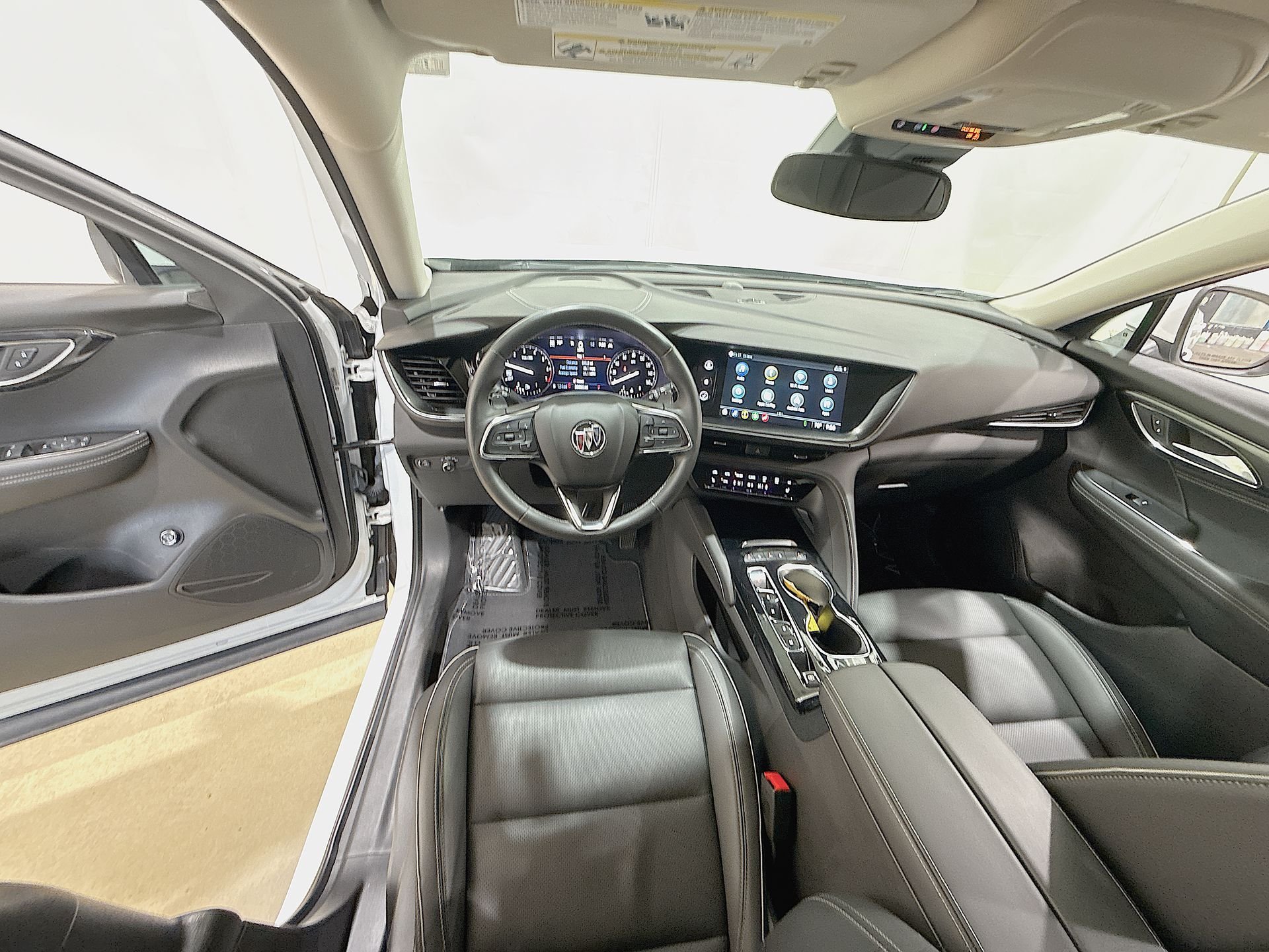 Used 2023 Summit White Buick Essence image 19
