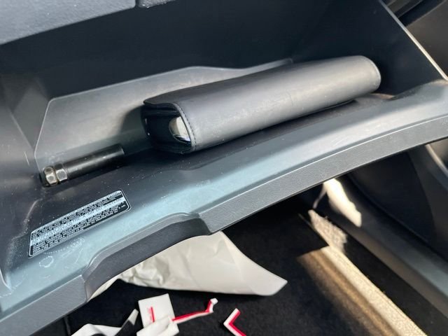 Used 2009 Silver Toyota  image 16