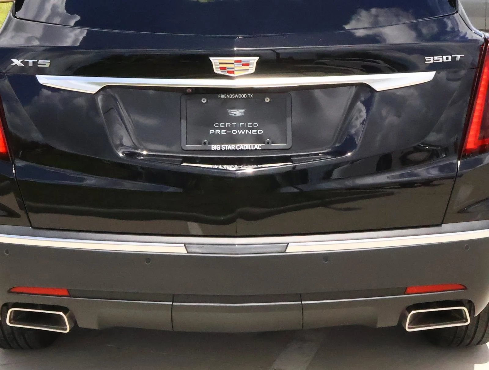 Used 2025 Stellar Black Metallic Cadillac Luxury image 9