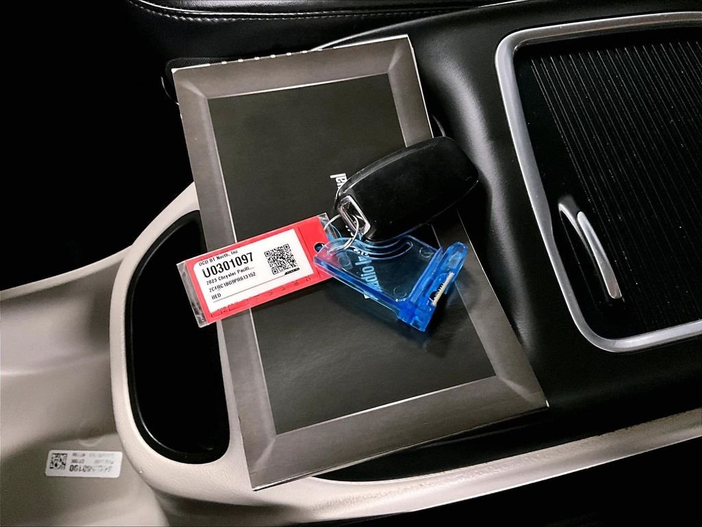 Used 2023 Red Chrysler Touring L image 29