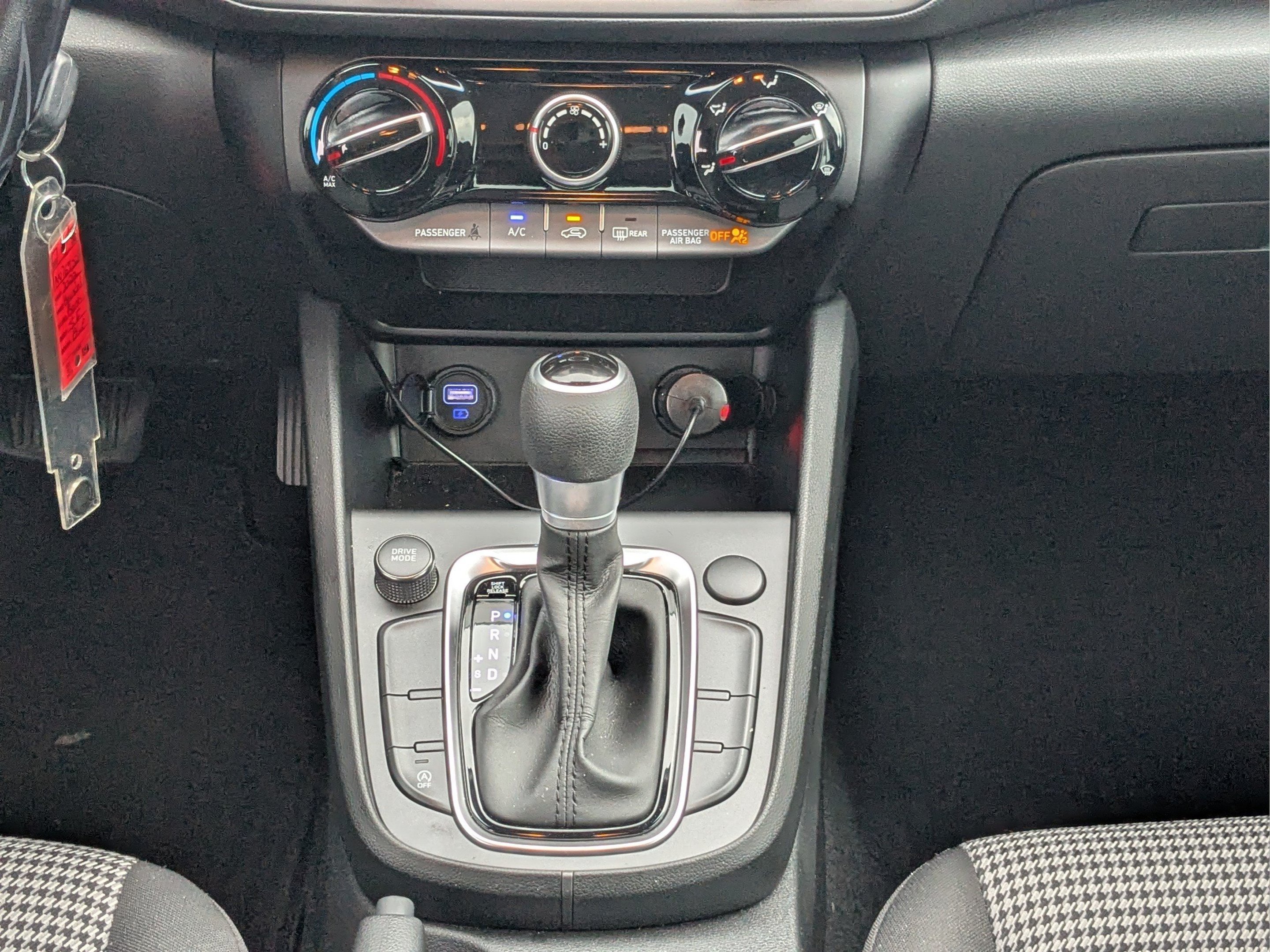 2022 Hyundai Kona SE - Photo 16