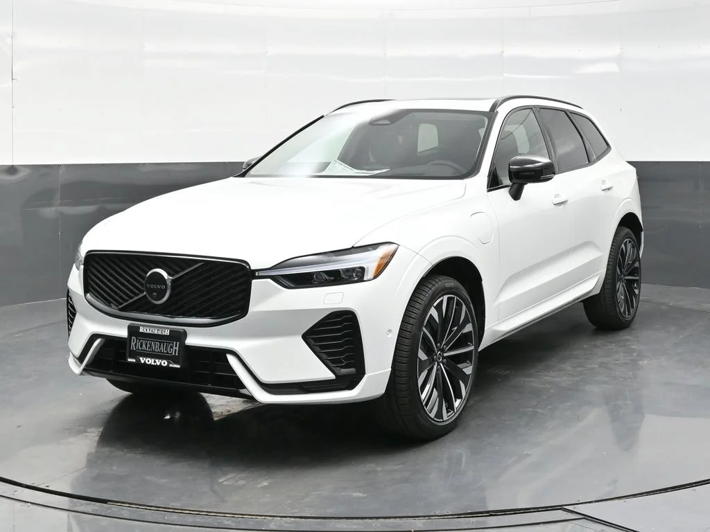 New 2027 Crystal White Volvo T8 Ultra image 2