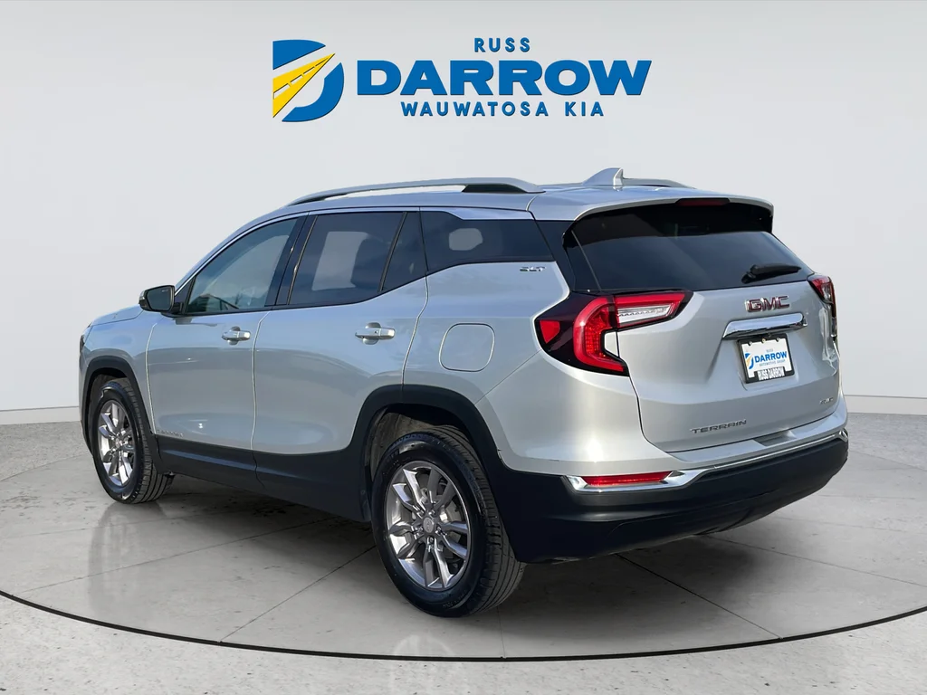 Used 2022 Silver GMC SLT image 3