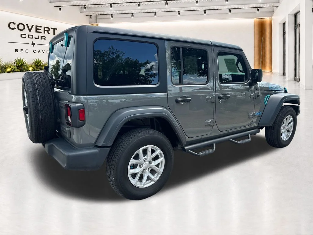 Used 2023 Gray Jeep Sport S image 11