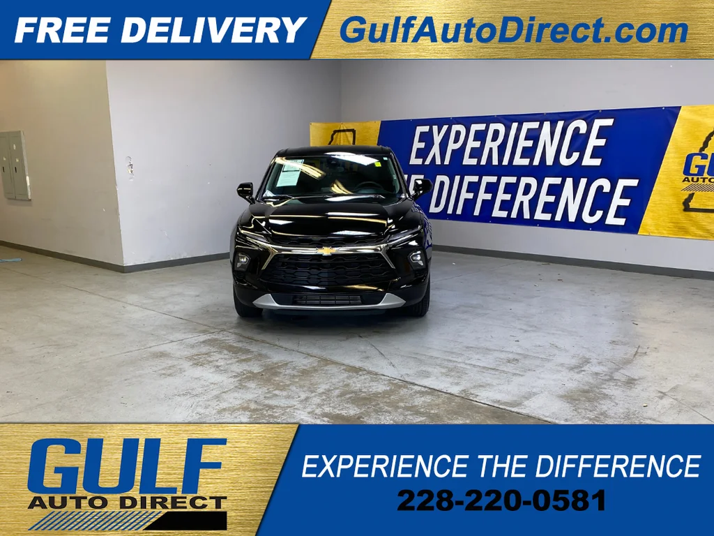 Used 2025 Black Chevrolet LT image 3