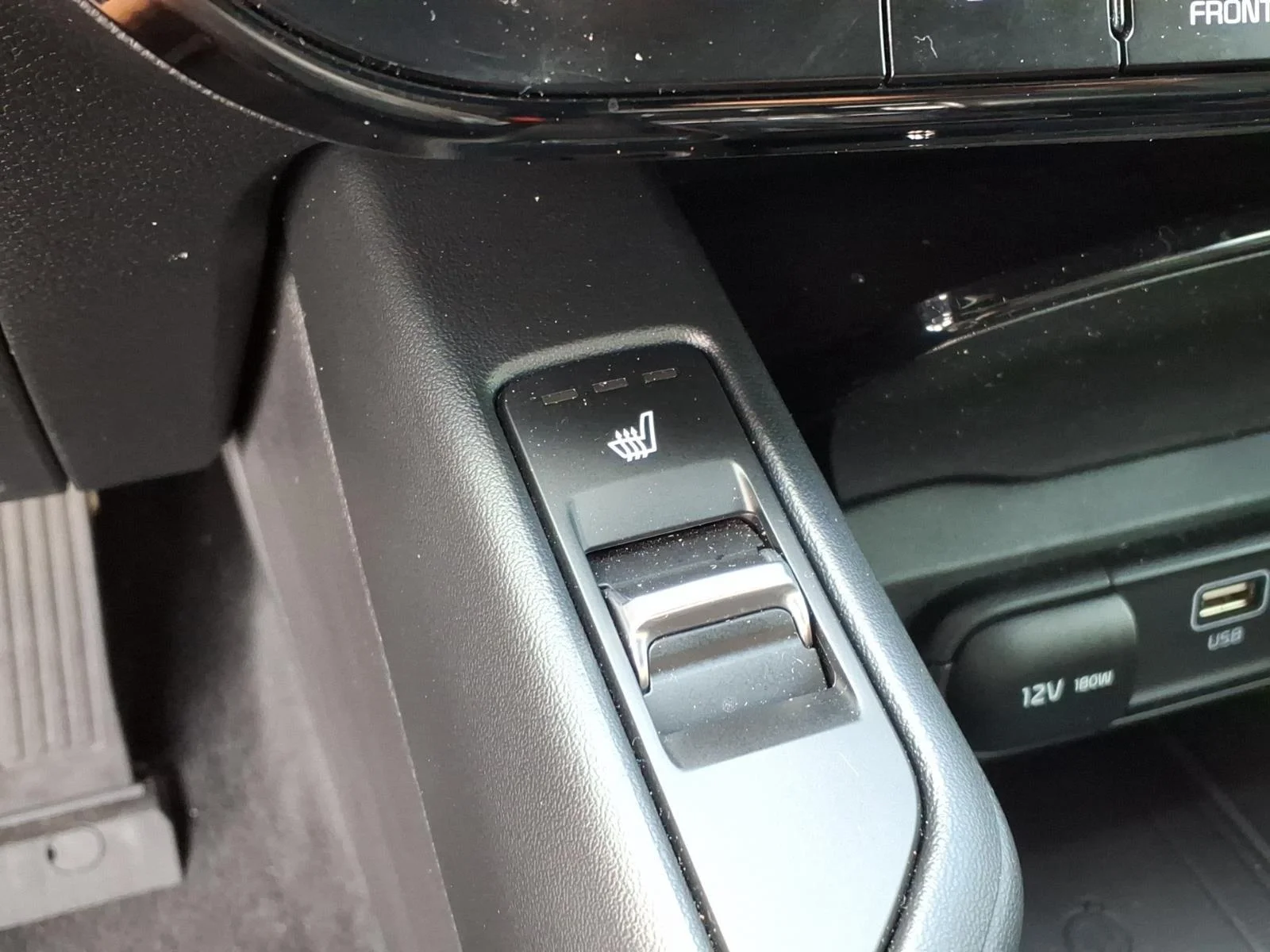 Used 2023  KIA S image 6