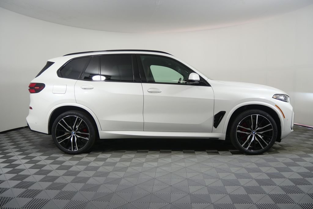 New 2026 Mineral White Metallic BMW sDrive40i image 2
