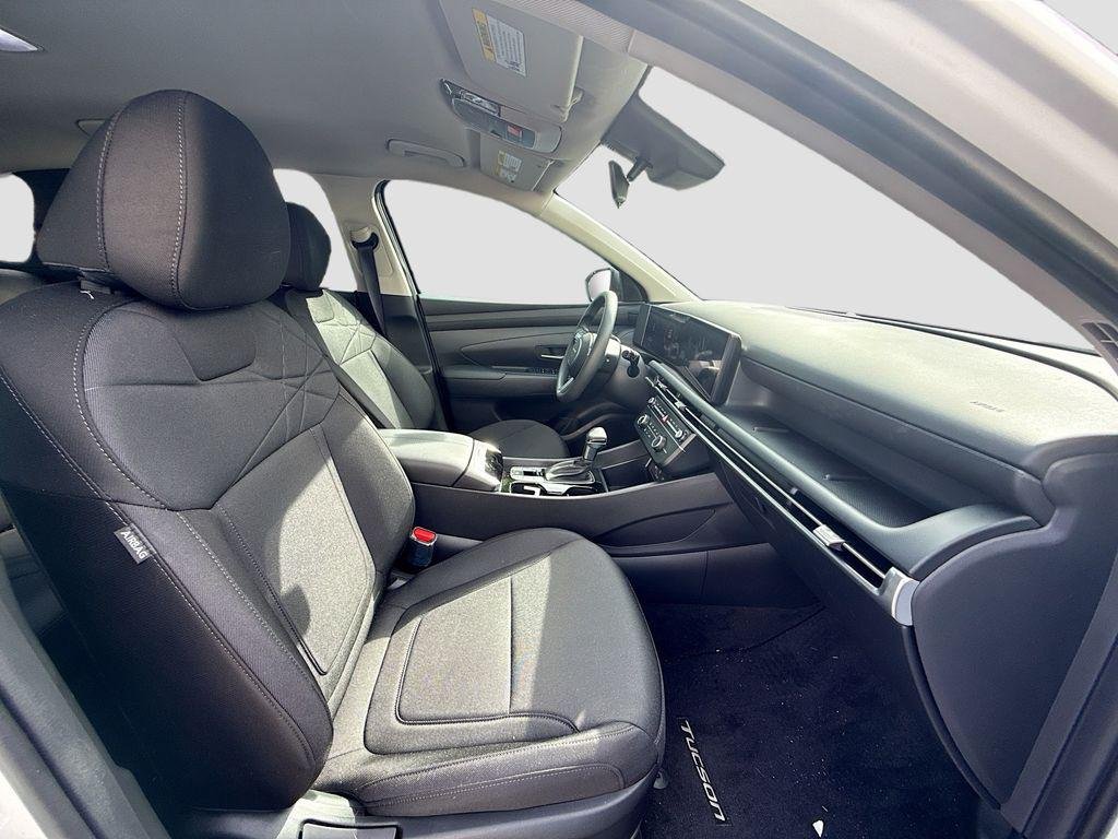 2025 Hyundai Tucson SE - Photo 20