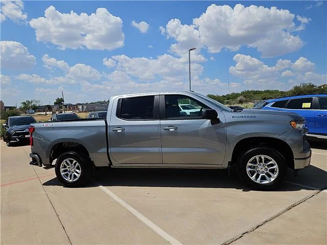 Used 2026 Silver Chevrolet RST 4x4 Crew Cab 5.75 ft. box 147.4 in. WB image 6