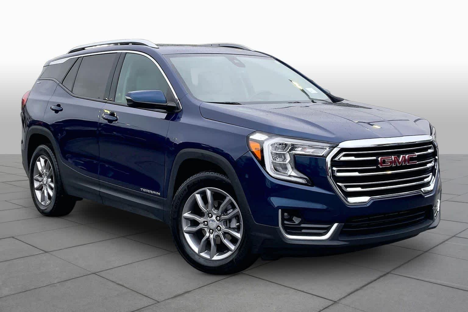 Used 2022 Marine Metallic GMC SLT image 3