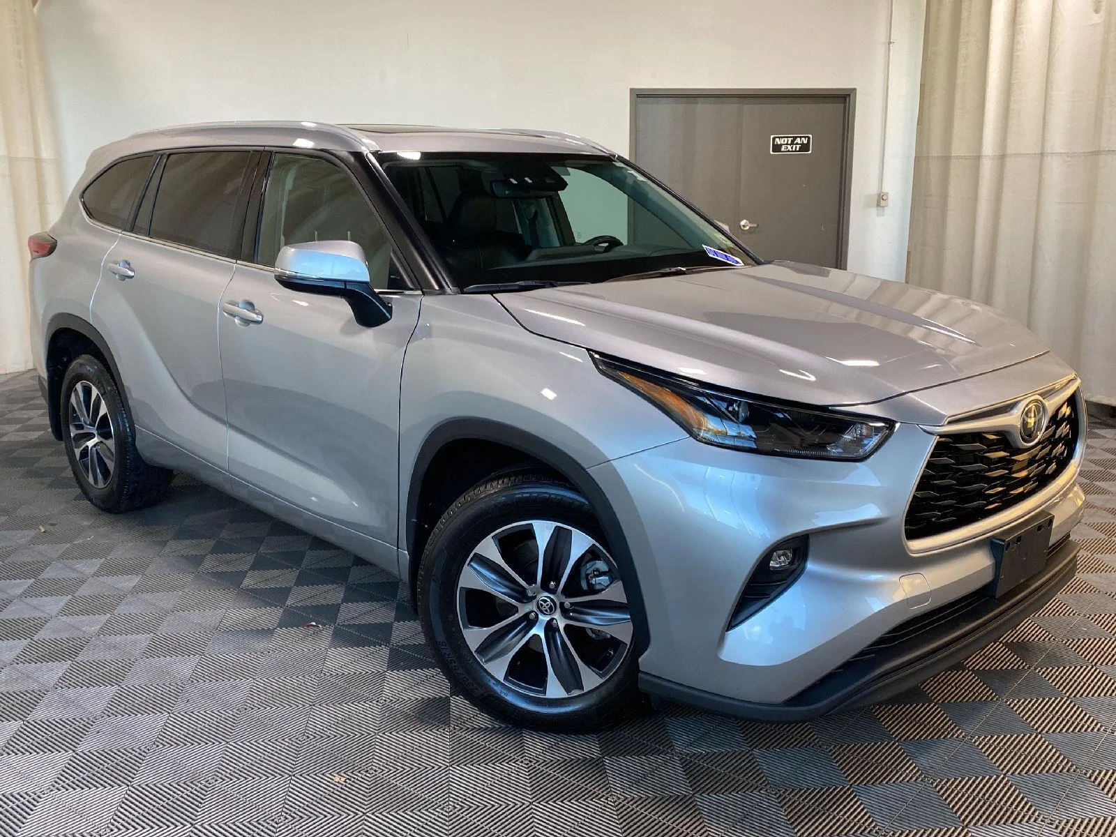 Used 2022 Celestial Silver Metallic Toyota XLE image 1