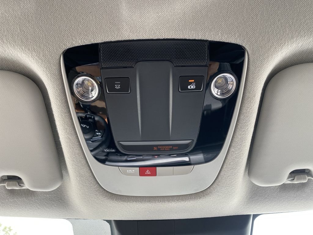 Used 2026 Clear White/Black Roof Kia SX image 26