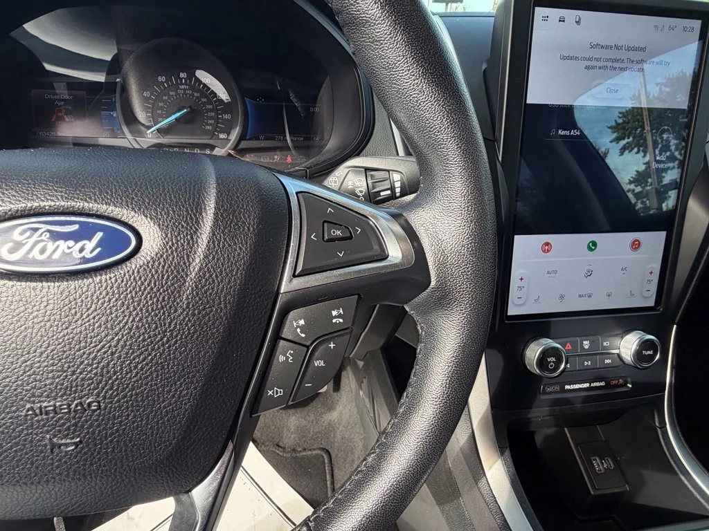 Used 2024 Gray Ford SEL image 31