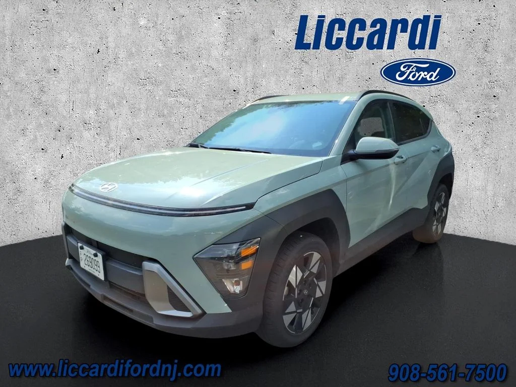 Used 2024 Green Hyundai SEL image 2