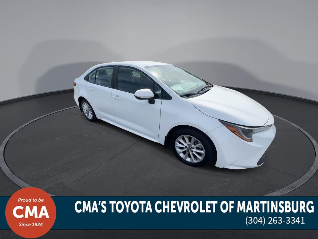 Used 2020 Super White TOYOTA LE image 2
