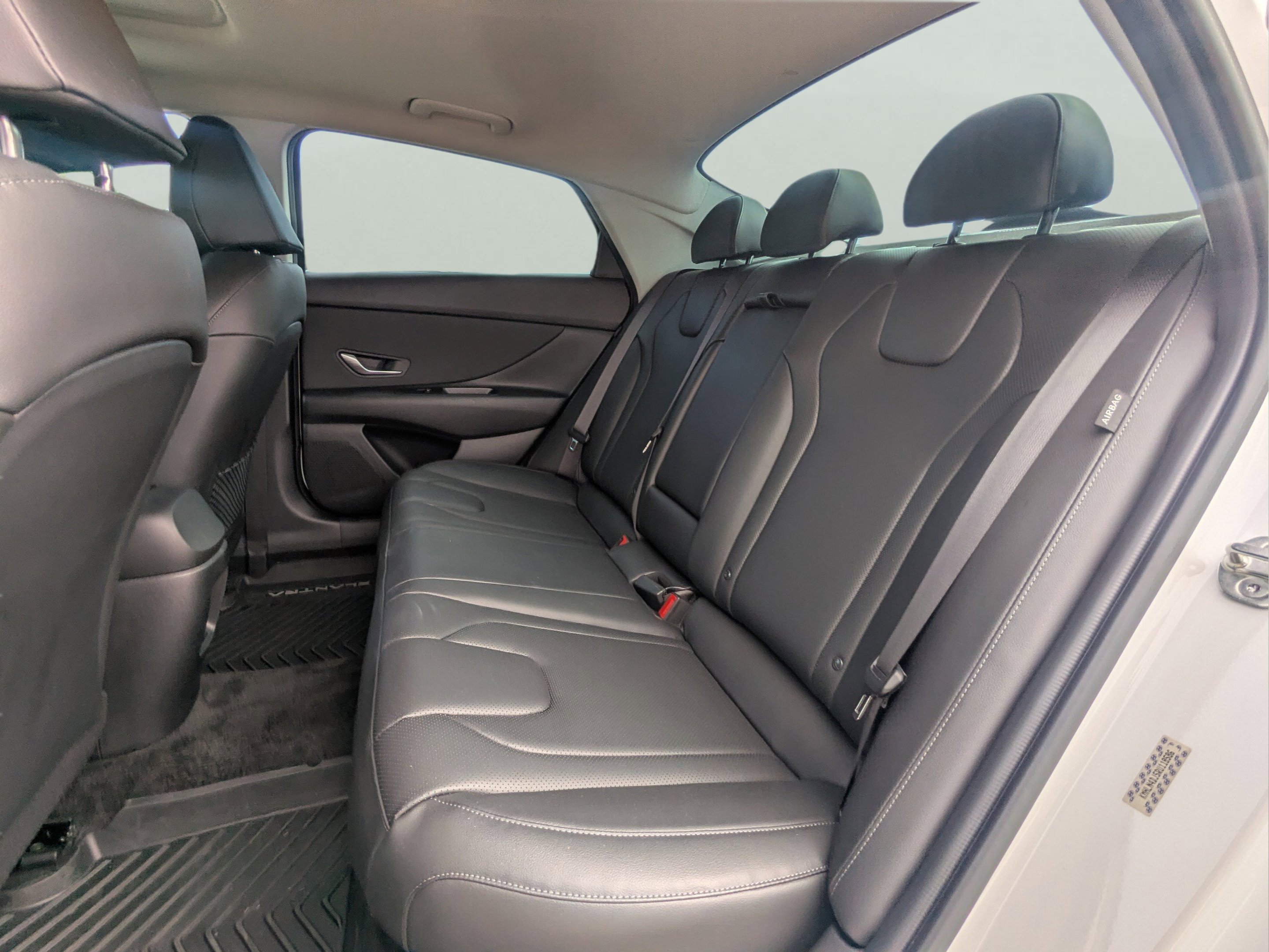 2024 Hyundai Elantra Limited - Photo 11