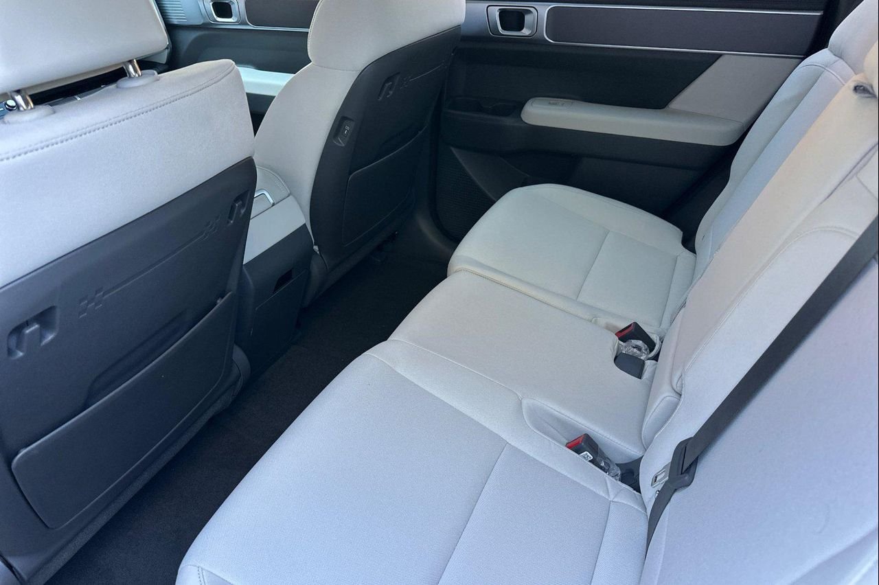 2026 Hyundai Santa Fe SE - Photo 14