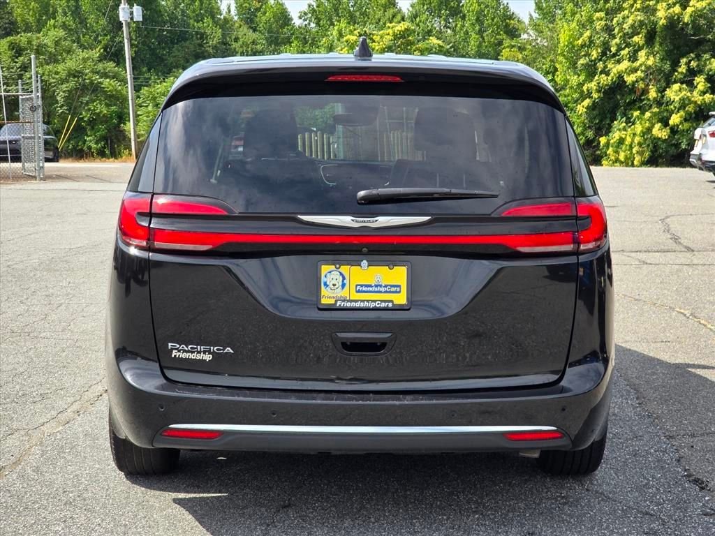 Used 2023 Black Chrysler Touring L image 25