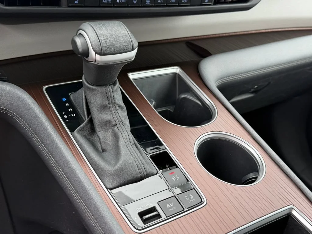2024 Toyota Sienna XLE - Photo 38