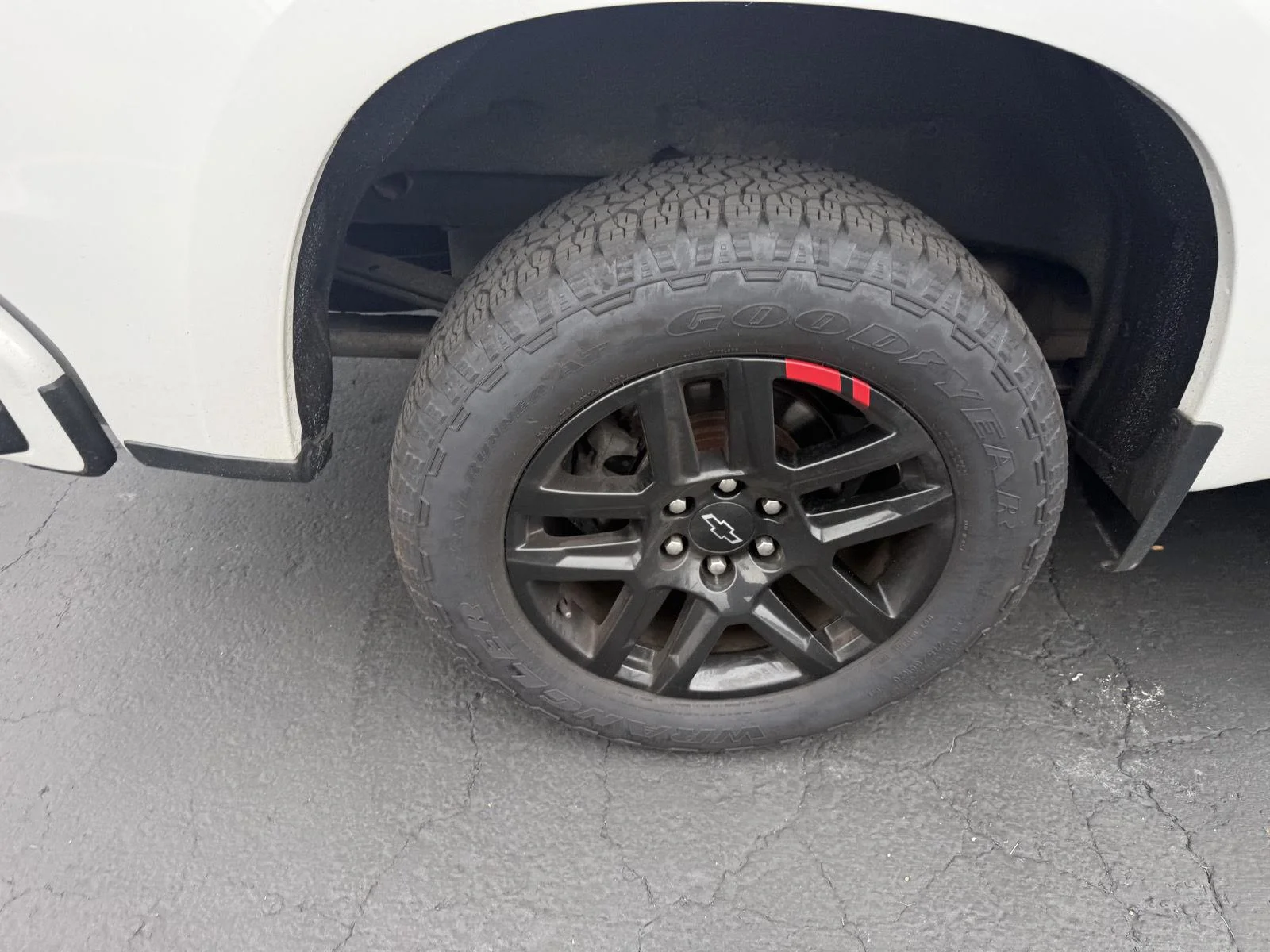 Used 2022 SUMMIT WHITE Chevrolet RST image 4