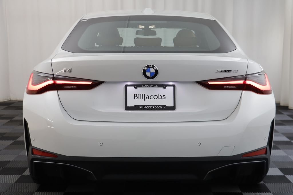 New 2026 Mineral White Metallic BMW xDrive40 image 17