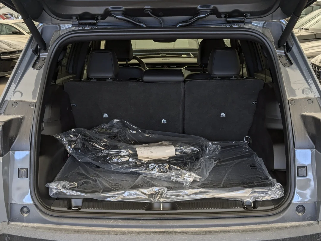 New 2026 Grey Jeep Limited - - 4x4 - Preferred Package 23G - Mopar Interior Protection Pckge-  Pano Sunroof & More! image 27
