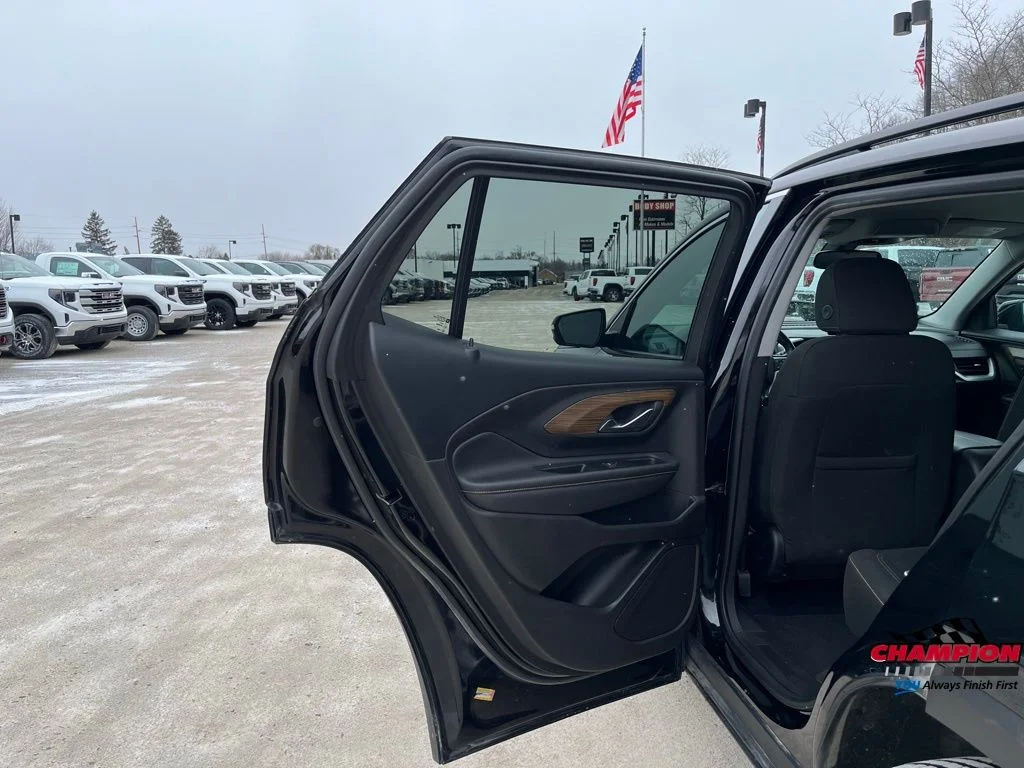 Used 2018 Black GMC SLE image 34