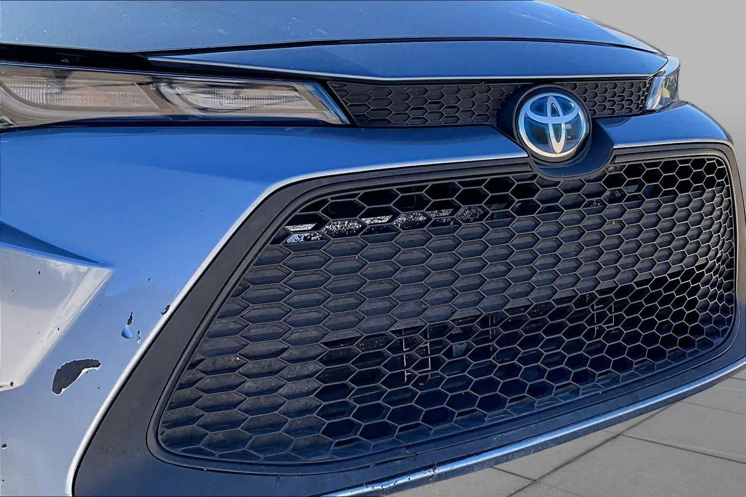 Used 2021 Celestite Toyota Hybrid LE image 27