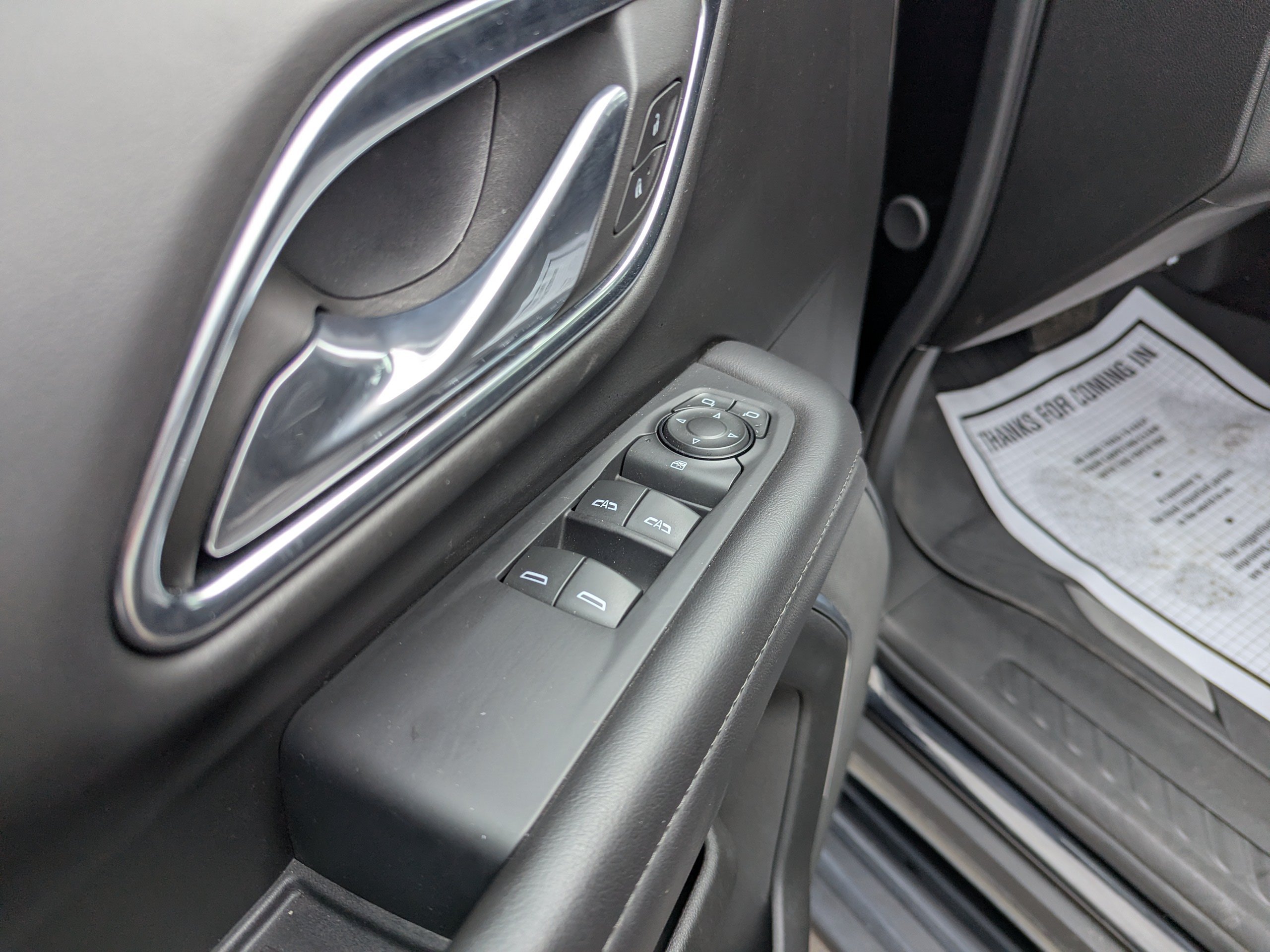 2023 GMC Yukon SLE - Photo 11