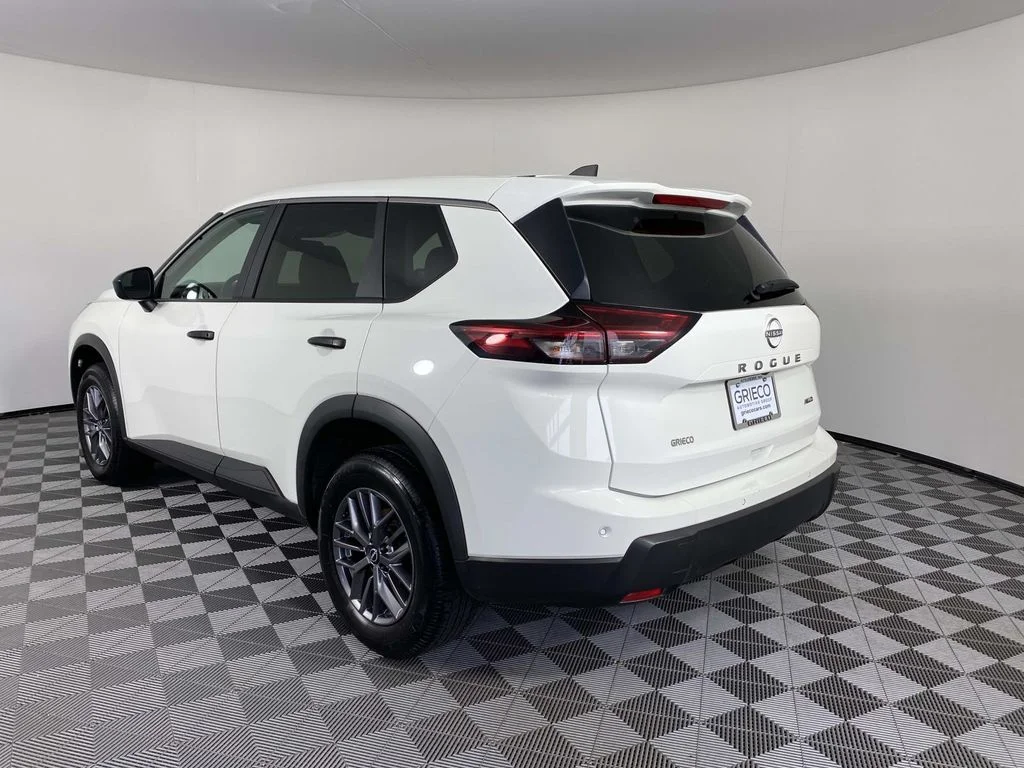 Used 2024 White Nissan S image 6